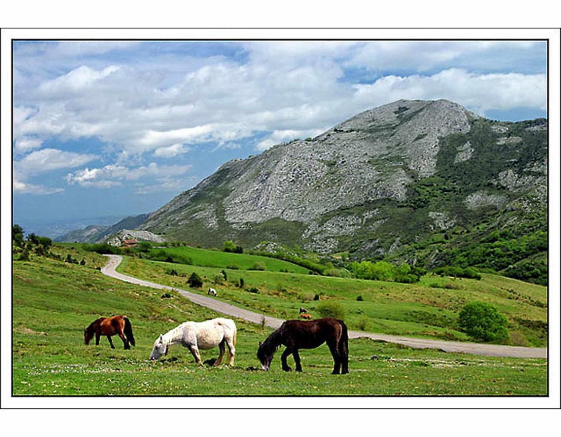 La Congosta Magica Aldea Rodeada De Montanas