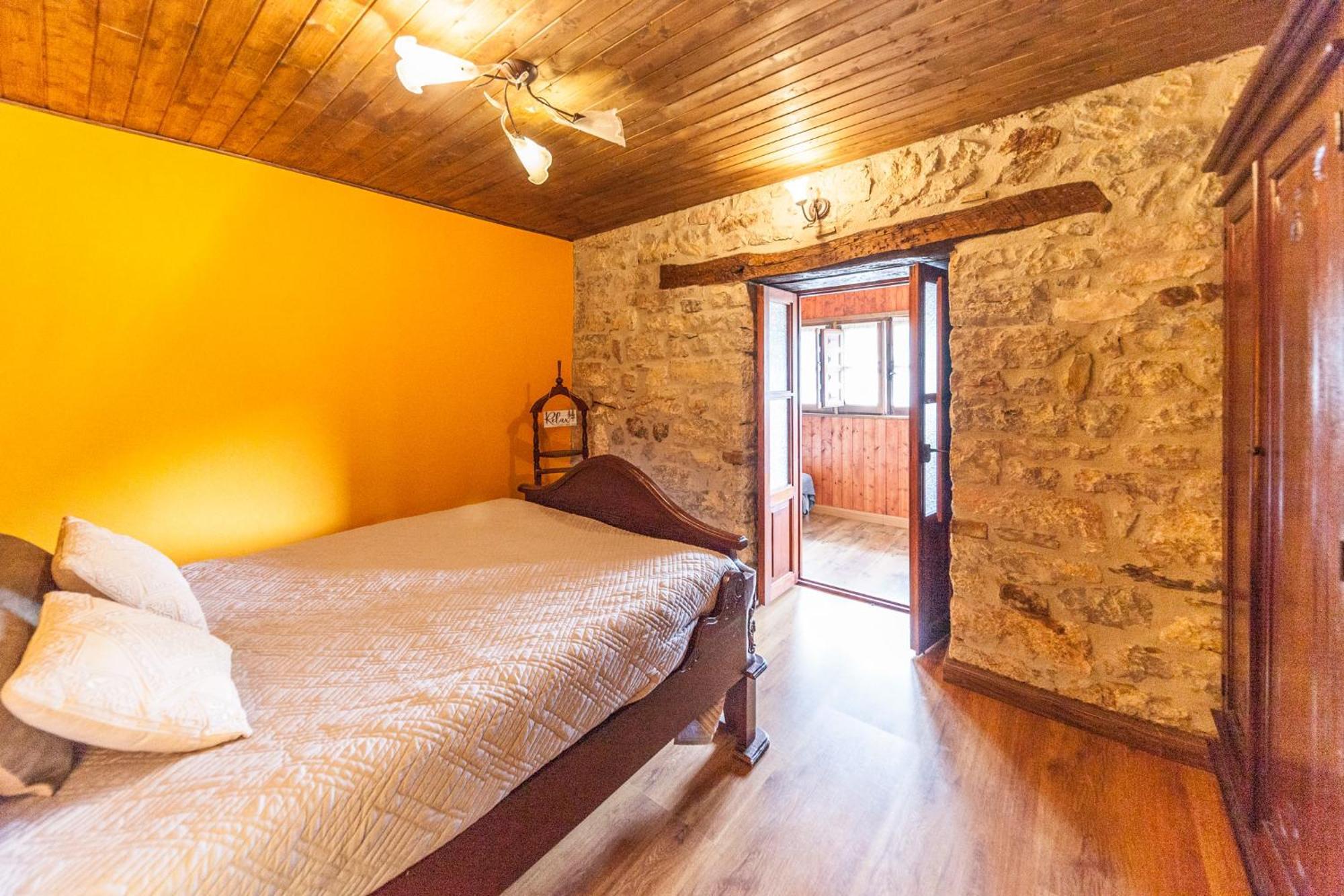 La Congosta Magica Aldea Rodeada De Montanas
